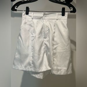 BASIC WHITE HIGH WAISTED SHORTS - SIZE SMALL